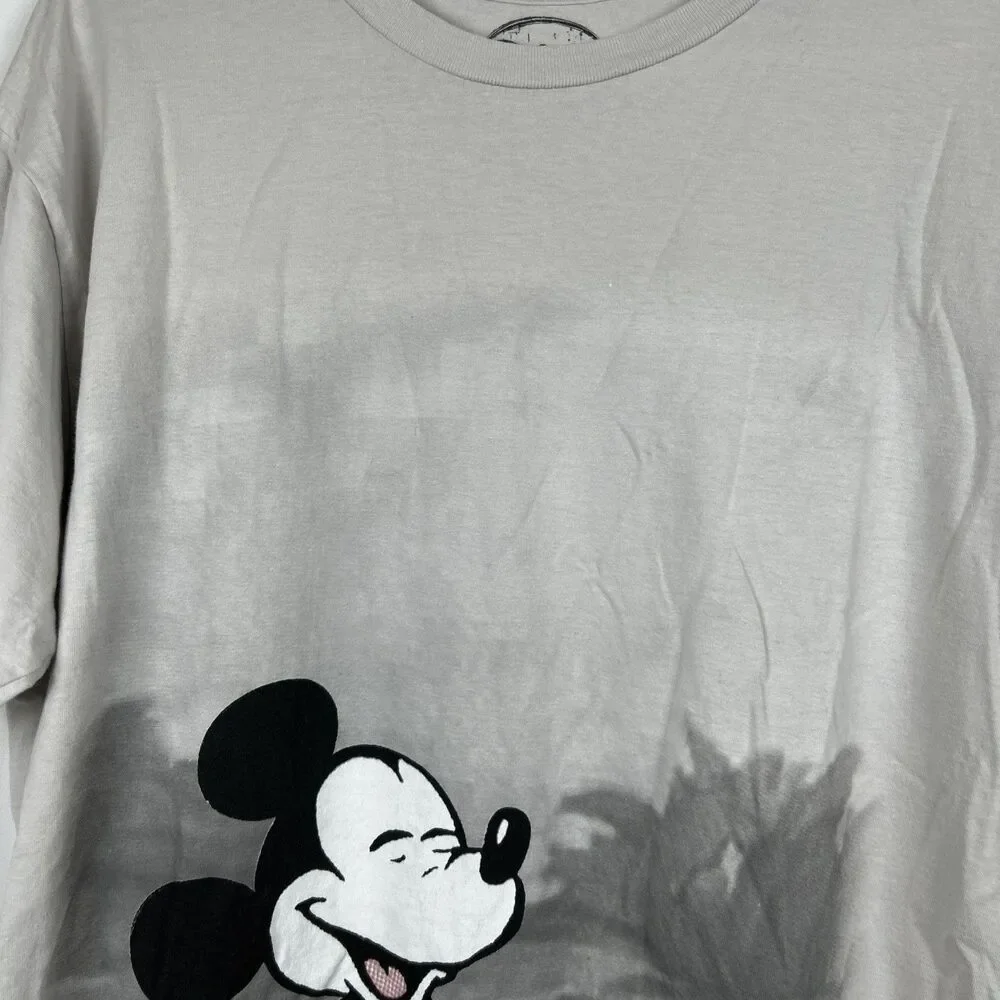 Disney Mickey Mouse T-Shirt Adults XL Gray Paint Style Print